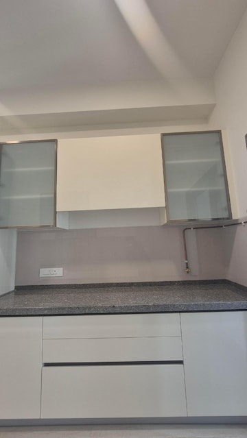 Furnished Amenities in 3 BHK Apartment at Piramal Mahalaxmi, Mahalaxmi – for Rent