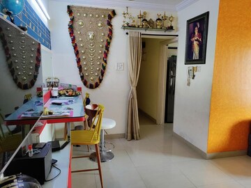 Master Bedroom in 2 BHK Apartment at Swapnalok Towers, Malad East – for Rent
