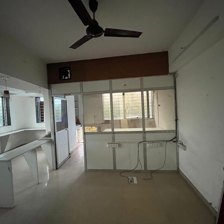 Room, shree-samarth-plaza Commercial Office Space 340 Sq.Ft. In Megh Malhar Society Mumbai 8929368