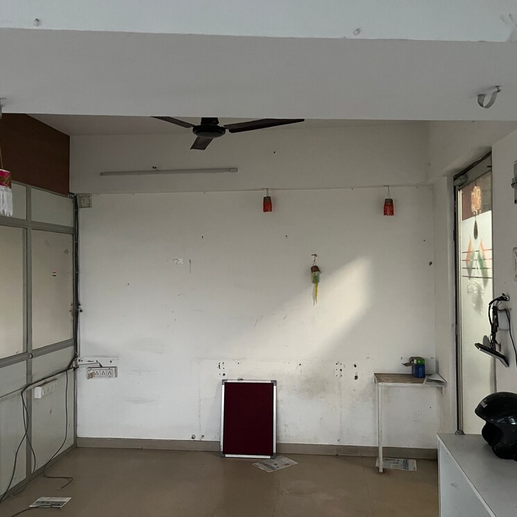 Team Area, shree-samarth-plaza Commercial Office Space 340 Sq.Ft. In Megh Malhar Society Mumbai 8929368