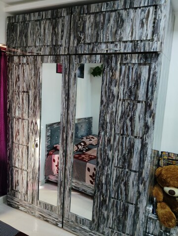 Furnished Amenities in 1 BHK Apartment at Parinee Essence, Kandivali West – for Rent
