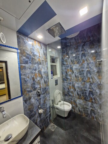 Master Bedroom in 4 BHK Apartment at Gundecha Valley of Flowers, Kandivali East – for Rent