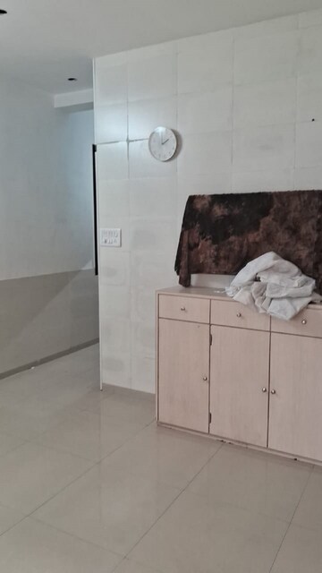 Room in 2 BHK Apartment at Bandra West – for Rent