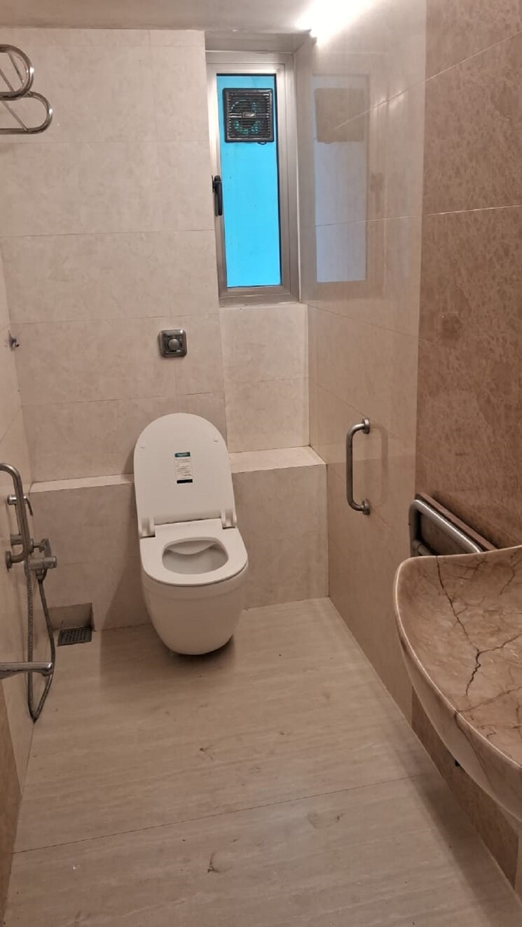 Bathroom, bandra west 2 Bedroom 750 Sq.Ft. Apartment In Bandra West Mumbai 8929466
