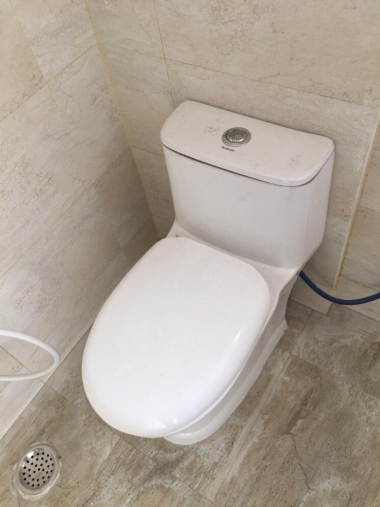 Bathroom, jaisri-satyam-enclave 3 Bedroom 1400 Sq.Ft. Apartment In Saguna More Patna 8929482