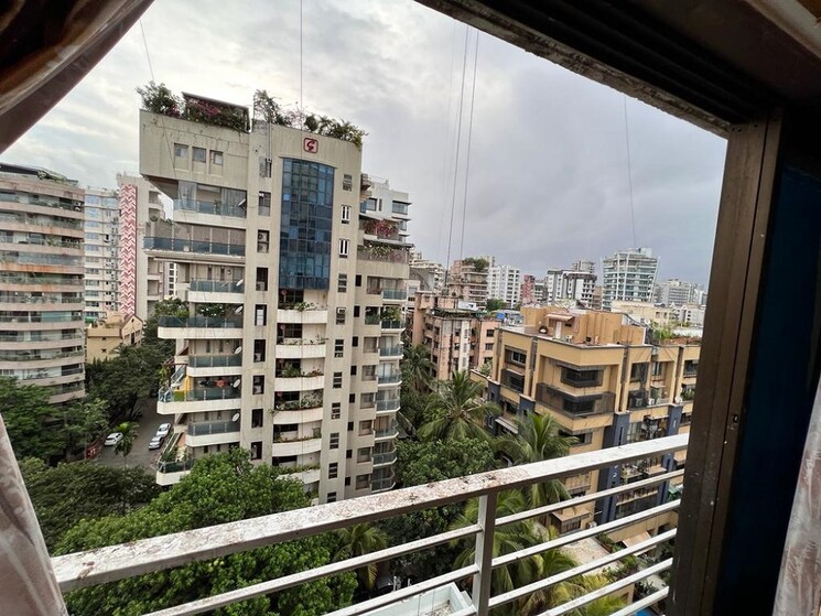 Balcony, khar west 1 RK 250 Sq.Ft. Apartment In Khar West Mumbai 8929480