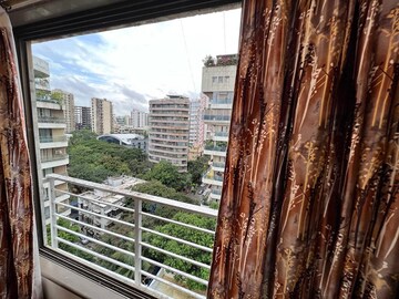 Balcony in 1 RK Apartment at Khar West – for Rent