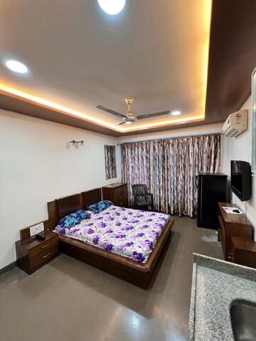 Bedroom in 1 RK Apartment at Khar West – for Rent