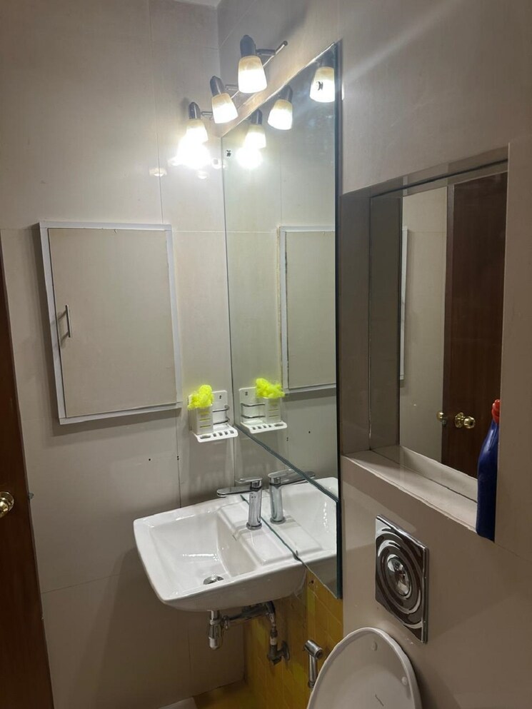 Bathroom, bandra west 2 Bedroom 750 Sq.Ft. Apartment In Bandra West Mumbai 8929499