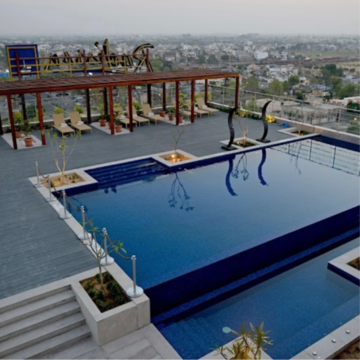 Swimming Pool in 5 BHK Apartment at Andheri West – for Sale