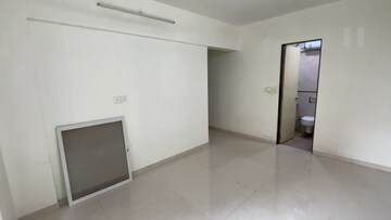 Room in 2 BHK Apartment at Godrej Central, Chembur – for Rent