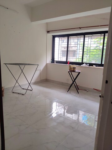 Room in 2 BHK Apartment at Oshiwara Mhada, Andheri West – for Rent