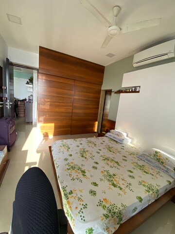 Bedroom in 2.5 BHK Apartment at Rustomjee Elanza, Malad West – for Rent