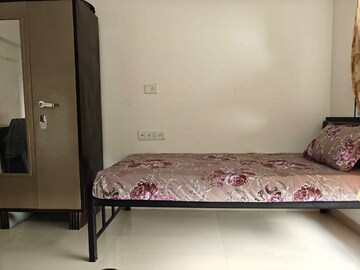 Room in  Pg at Kasarvadavali – for Rent