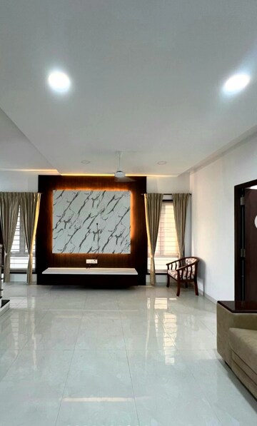 Furnished Amenities in 3 BHK Apartment at Sapphire Towers, Mulund West – for Sale