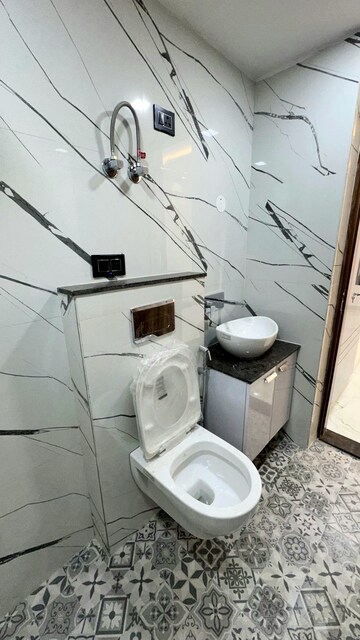Bathroom in 3 BHK Apartment at Sapphire Towers, Mulund West – for Sale