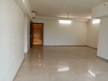 Room in 4 BHK Apartment at Godrej The Trees, Vikhroli East – for Rent