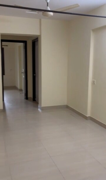 2 BHK Apartment For Rent in Shree Vallabh Tower, Malad West