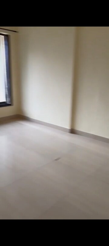 Room in 2 BHK Apartment at Shree Vallabh Tower, Malad West – for Rent