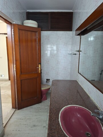 Bathroom in 3 BHK Apartment at Green Park – for Sale