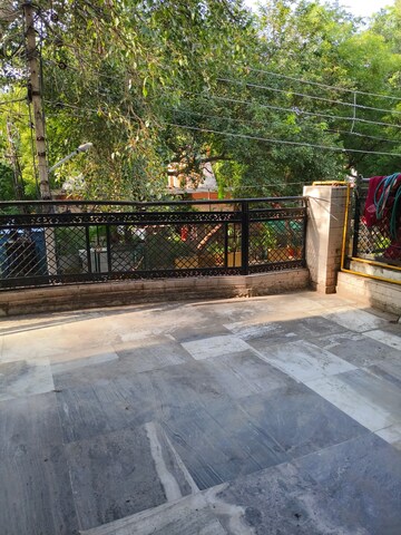 Balcony in 2 BHK Independent House at Sector 22b – for Rent