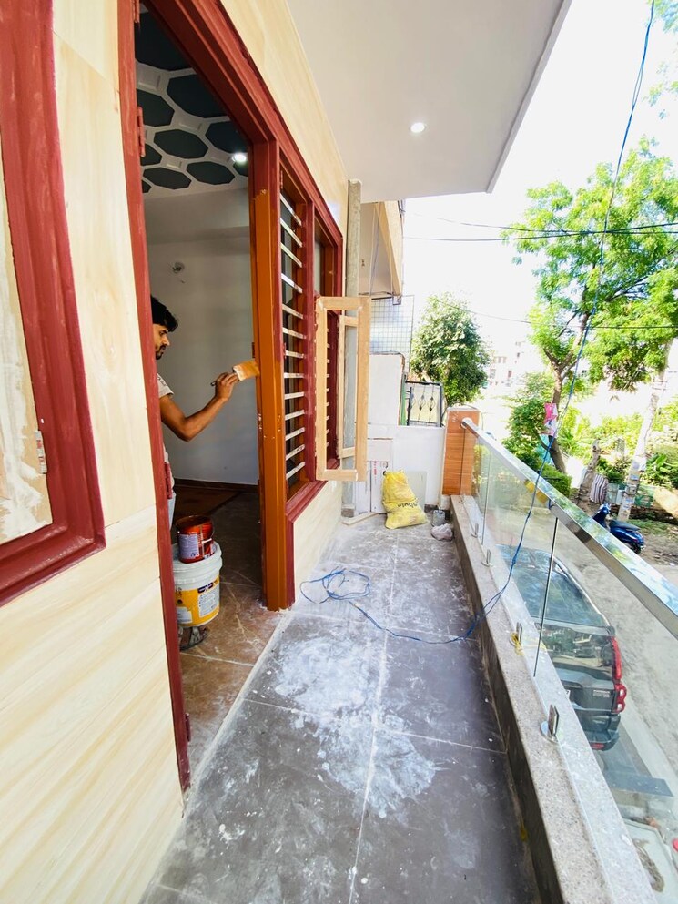 Balcony, palam-vihar-residents-association 1 Bedroom 660 Sq.Ft. Builder Floor In Palam Vihar Gurgaon 8929670