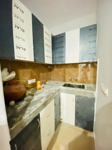 Master Bedroom in 1 BHK Builder Floor at Palam Vihar Residents Association, Palam Vihar – for Rent