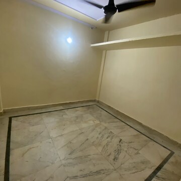 Room in 1 BHK Builder Floor at Govindpuri – for Rent