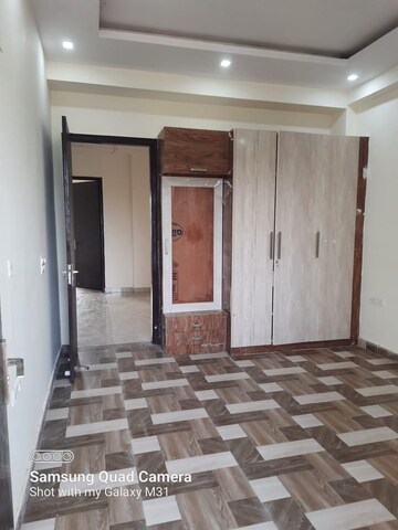 Building Lobby in 3 BHK Builder Floor at Sector 52 – for Rent