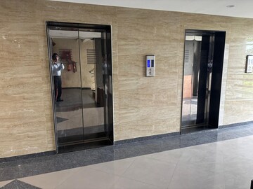 Room in  Office Space at Navrangpura – for Rent