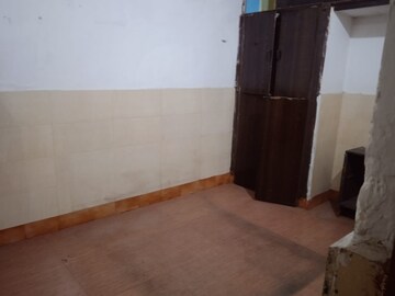 Room in 2 BHK Builder Floor at Saroop Nagar – for Rent