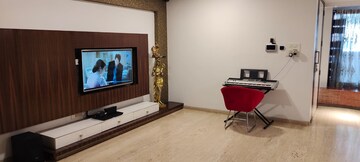 Furnished Amenities in 4 BHK Apartment at Vashi Sector 7 – for Sale