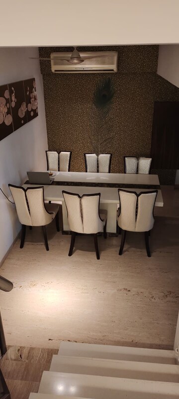 Team Area in 4 BHK Apartment at Vashi Sector 7 – for Sale
