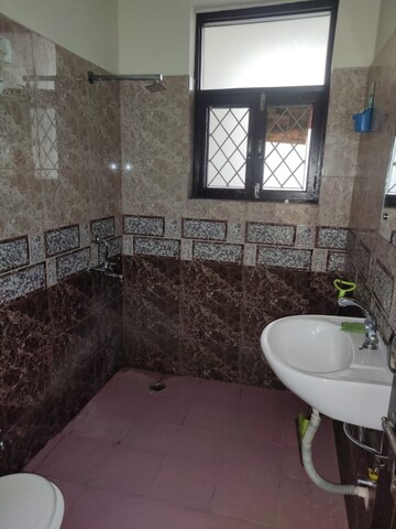 Bathroom in 1 BHK Builder Floor at Palam Vihar Residents Association, Palam Vihar – for Rent