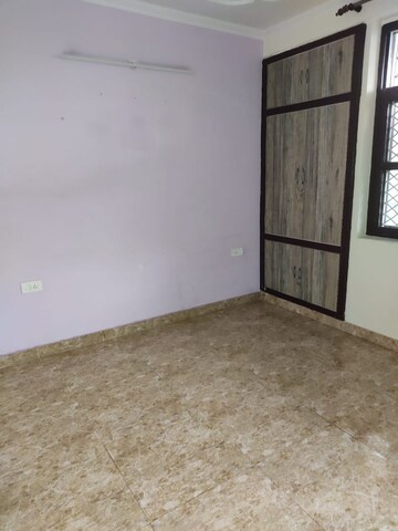 Room in 1 BHK Builder Floor at Palam Vihar Residents Association, Palam Vihar – for Rent