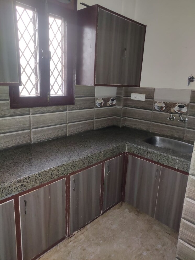 Kitchen, palam-vihar-residents-association 1 Bedroom 600 Sq.Ft. Builder Floor In Palam Vihar Gurgaon 8929812