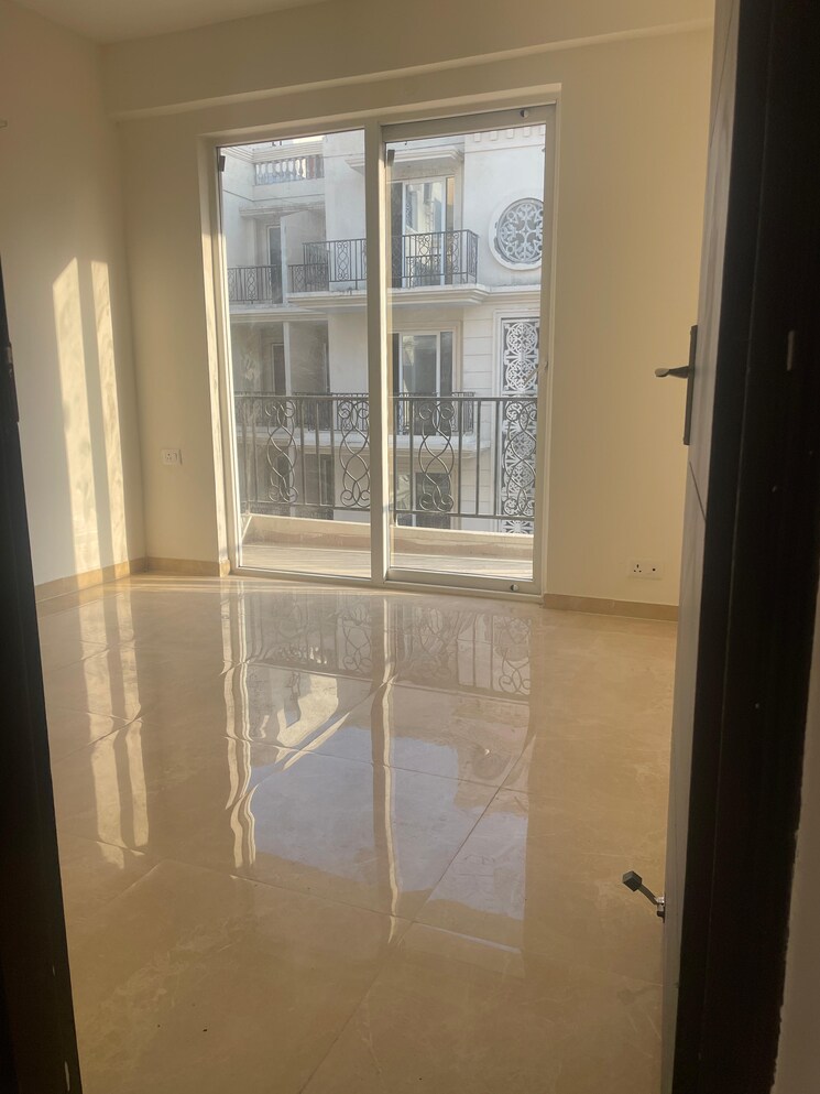 Room, signature-global-park-4-and-5 3 Bedroom 1120 Sq.Ft. Apartment In Sohna Sector 36 Gurgaon 8929806