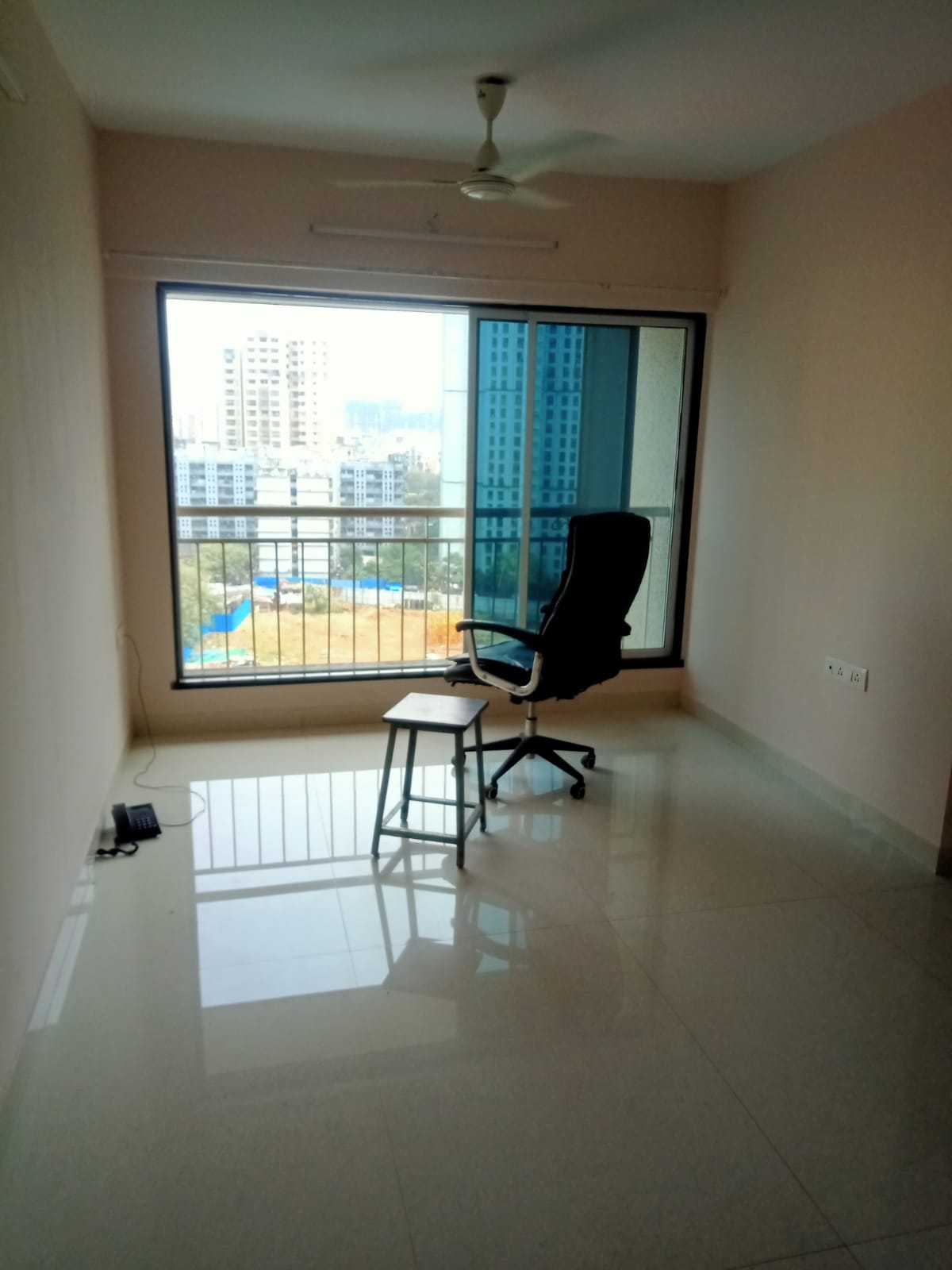 1 BHK Apartment For Rent in Royal Oasis