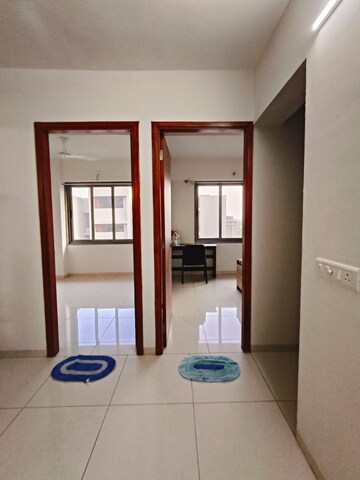Room in 3 BHK Apartment at Shivalik Sharda Park View 2, Shela – for Rent