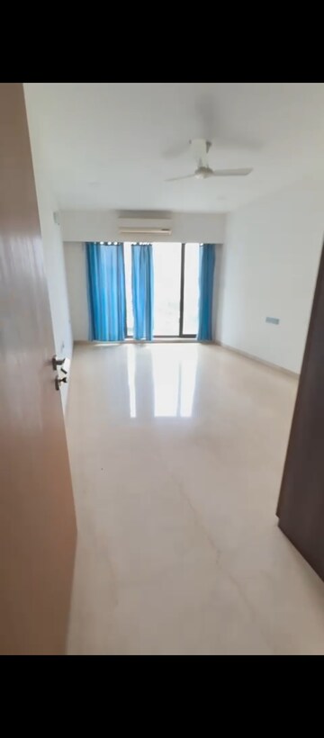 Room in 3 BHK Apartment at Rustomjee Oriana, Bandra East – for Sale