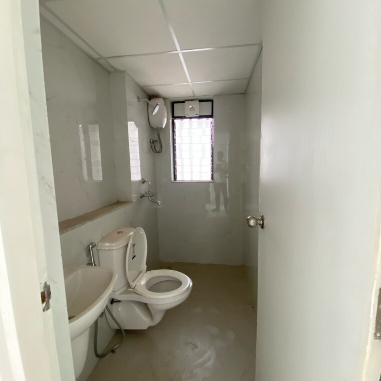 Bathroom, runwal-gardens-phase-2 3 Bedroom 904 Sq.Ft. Apartment In Kalyan Shilphata Road Thane 8929835