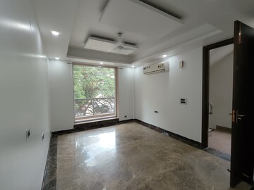 Room in 3 BHK Builder Floor at Gupta Awas, Sector 43 – for Rent