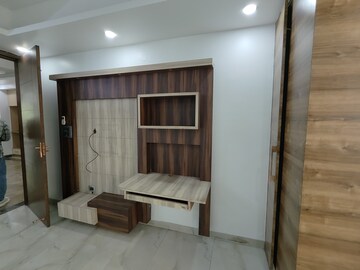 Bedroom in 3 BHK Builder Floor at Gupta Awas, Sector 43 – for Rent