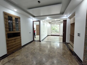 Room in 3 BHK Builder Floor at Gupta Awas, Sector 43 – for Rent