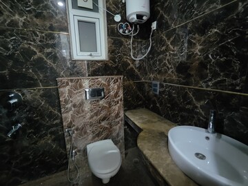 Bathroom in 3 BHK Builder Floor at Gupta Awas, Sector 43 – for Rent