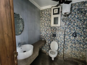Bathroom in 3 BHK Builder Floor at Gupta Awas, Sector 43 – for Rent
