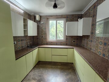 Kitchen in 3 BHK Builder Floor at Gupta Awas, Sector 43 – for Rent