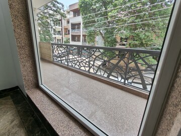Balcony in 3 BHK Builder Floor at Gupta Awas, Sector 43 – for Rent