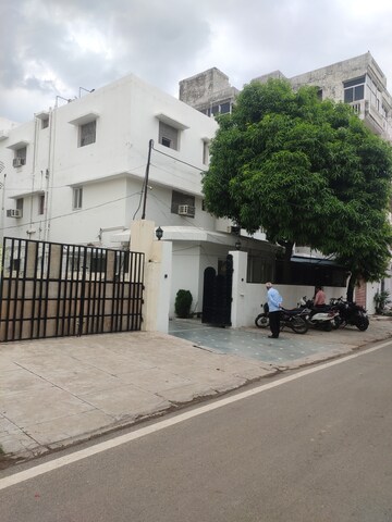 6+ BHK Independent House For Sale in Mahanagar