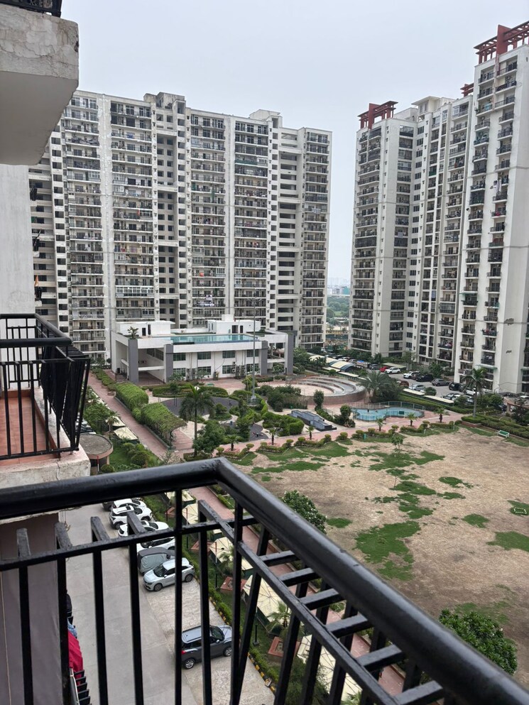 Balcony, antriksh-golf-view 3 Bedroom 1480 Sq.Ft. Apartment In Sector 78 Noida 8929919